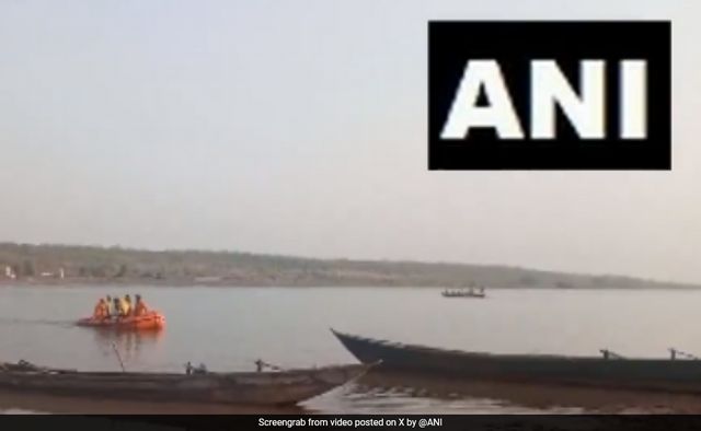 Two die, seven go missing as boat capsizes in Mahanadi River near Lakhanpur in Odisha