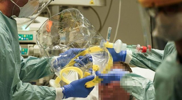 Morto 28enne no vax, si era strappato casco ossigeno