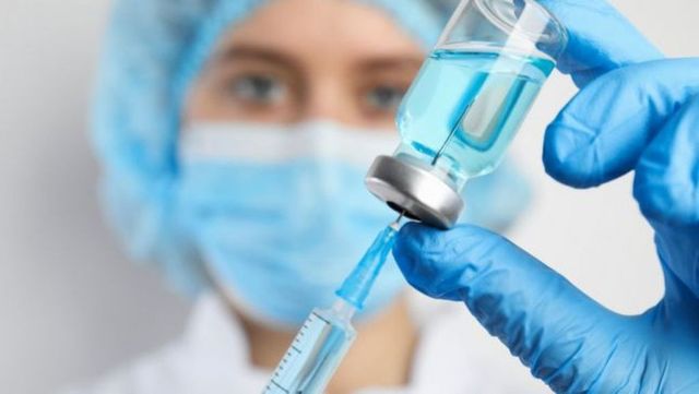 OMS: Unii tineri ar putea aștepta până în 2022 pentru a se vaccina