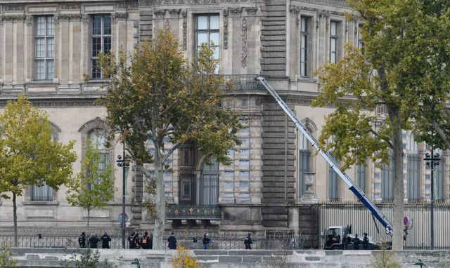 Doi suspecți au fost arestați în cazul jafului istoric de la Luvru