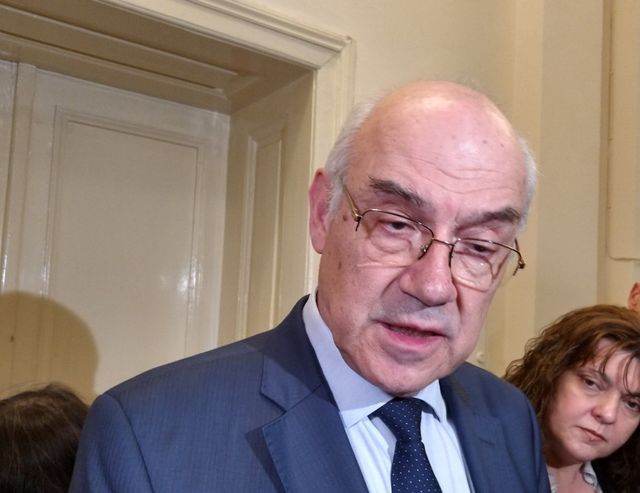 Енергийният регулатор ще обяви новите по-ниски цени на газа и парното