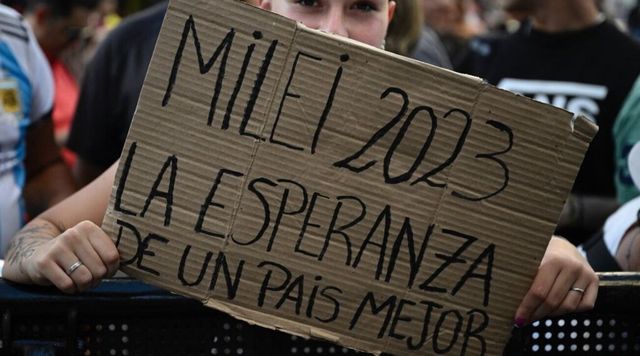 Milano apre in rialzo, +0,3% alla Borsa