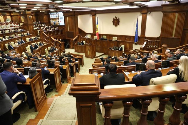 Vârsta medie a deputaților din Parlamentul de legislatură a XII-a este de 48 de ani