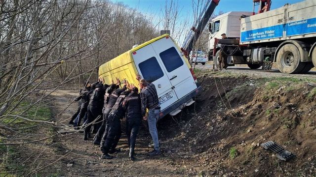 Accident la Budești: Un bărbat a murit, iar altul a fost rănit, după ce șoferul unui camion a pierdut controlul volanului