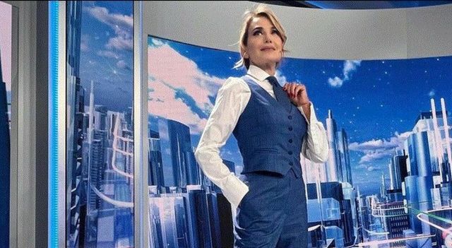 Barbara D’Urso perde Pomeriggio Cinque, l’ira della sorella Daniela. Che cosa è successo