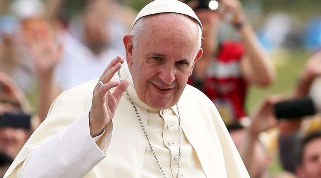 Il Papa ai cattolici Lgbt, 'la Chiesa non vi rifiuta'