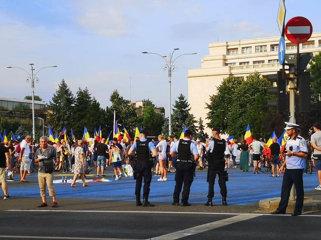 Proteste împotriva Legii carantinării, în Piața Victoriei