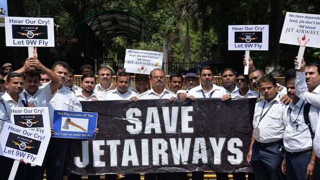 Jet Airways employees raise their demands outside Civil Aviation Ministry