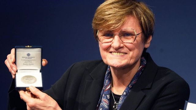 Kamu csodaszereket árulnak Karikó Katalin nevében