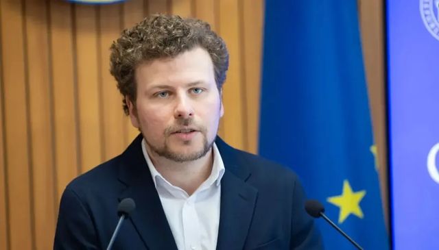 Guvernul modifică criteriile de acordare a burselor pentru studenți