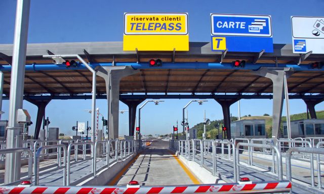 Atlantia cede il 49% di Telepass per un miliardo al fondo svizzero Partners Group