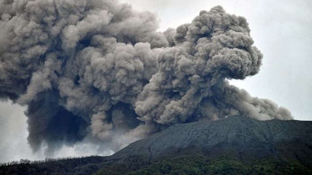 11 Hikers Killed As Volcano Erupts In Indonesia, Search On For 12 Others