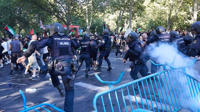 Ayuso pide la dimisión del Delegado del Gobierno por la gestión de la seguridad en la Vuelta