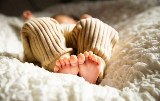 Брошенного младенца нашли в Бельцах на лестничной площадке