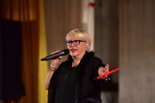 Mirabela Dauer, audiată la DNA pentru că ar fi primit loc de veci de la generalul Zisu. Reacția artistei