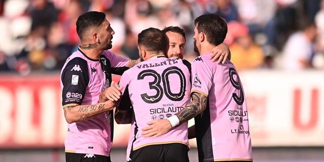 Padova - Palermo, la finale d’andata per la promozione in serie B - La diretta 0 - 0