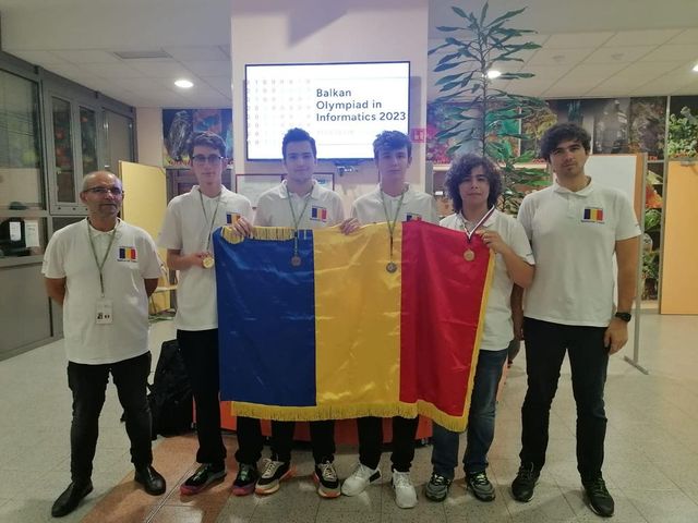 Elevii români au dominat Olimpiada Balcanică de Informatică, obținând două medalii de aur, una de argint și una de bronz