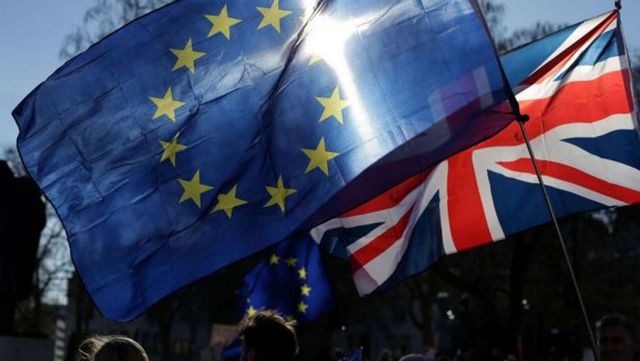 Marea Britanie renunță la planul de a anula libertatea de circulație pentru imigranții UE după Brexit