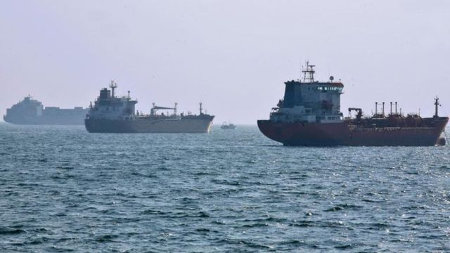 Două petroliere au fost lovite în urma unui atac suspect produs în Golful Oman
