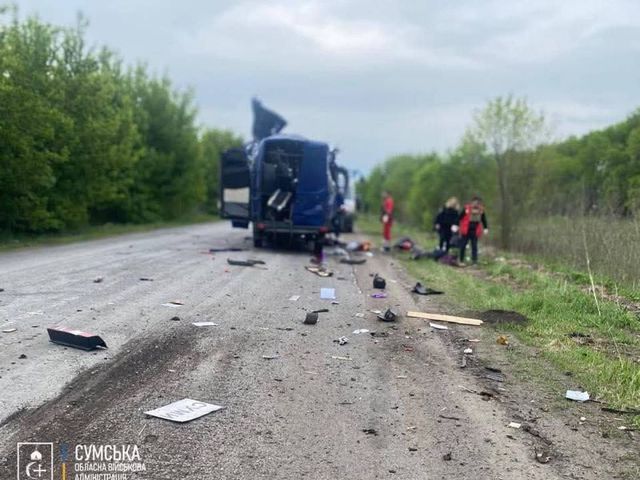 Kiev, 9 morti in un attacco russo a un minibus in Ucraina +