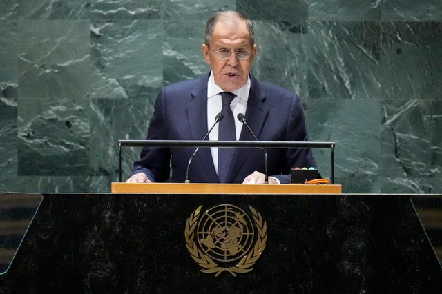 Лавров: Западът пряко воюва срещу Русия в Украйна
