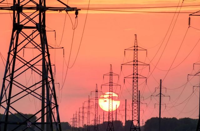 Moldova va cumpăra energie electrică din România cu 90 euro/MWh. Anunțul făcut de Spînu