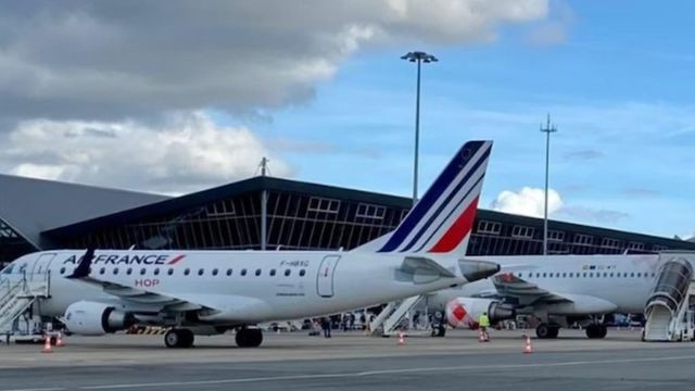 Alertă cu bombă pe cinci aeroporturi din Franța