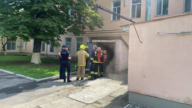 Aproape 60 de persoane, inclusiv 40 de pacienți, evacuate din spitalul raional Ungheni, în urma unui incendiu. Care este cauza izbucnirii