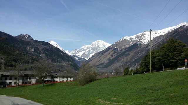 Valle d’Aosta, donna trovata morta a La Salle: non si esclude omicidio