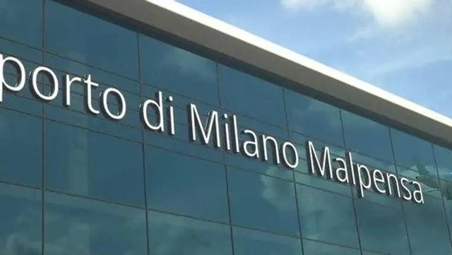 Silvio Berlusconi da nombre al aeropuerto de Milán