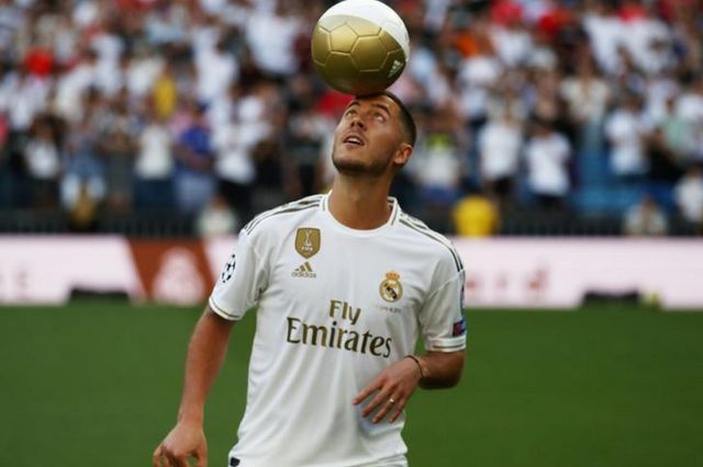 Eden Hazard presented in front of thousands of Real Madrid fans at the Bernabeu