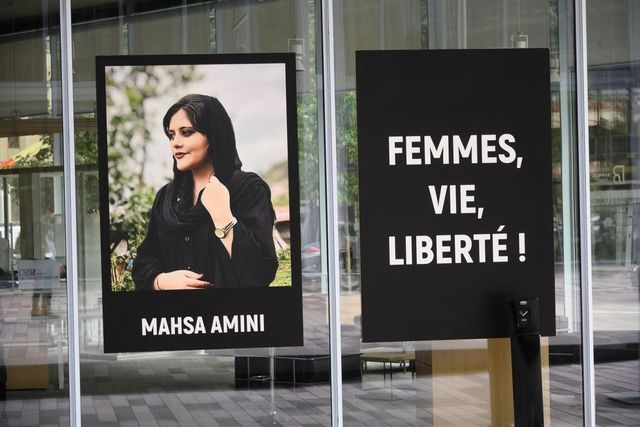 Mahsa Amini și mișcarea femeilor iraniene, laureate ale Premiului Saharov în 2023