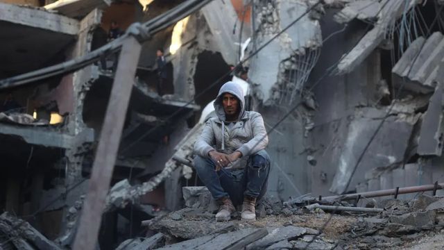 Un ataque israelí contra un campo de refugiados en Gaza causa al menos 33 muertos