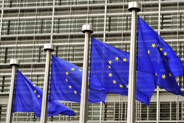 La inflación de la Eurozona se mantuvo estable en abril en el 2,2%, a pesar de los aranceles de EE UU