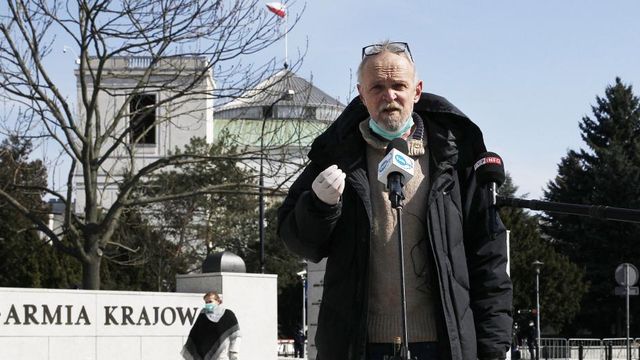 Полша затваря границите си за хиляди трансгранични работници