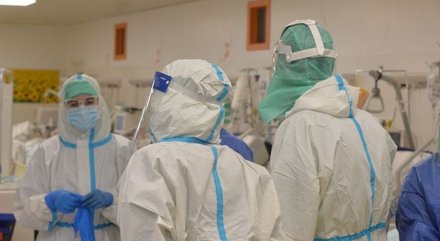Nuova variante Covid 'Pirola' ha 40 mutazioni e 2 da monitorare