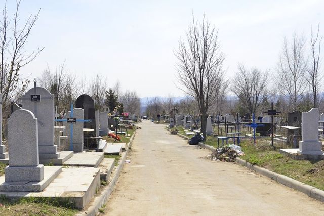 Accesul transportului privat pe teritoriul cimitirelor din Capitală va fi restricționat