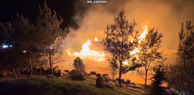 VIDEO Detalii despre incendiul devastator la o saună din Durlești: Construcția de 15×7 metri a ars complet