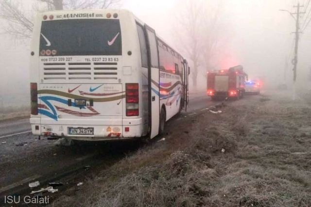 Autobuz cu 34 de persoane la bord, implicat într-un accident pe DN 25