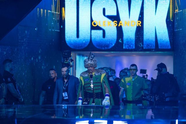 Oleksandr Usyk rămâne campion mondial la categoria grea, după victoria cu Dubois