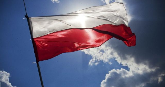 Egy hangfelvétel keltette botrány miatt lemondott a fő lengyel ellenzéki párt frakcióelnöke
