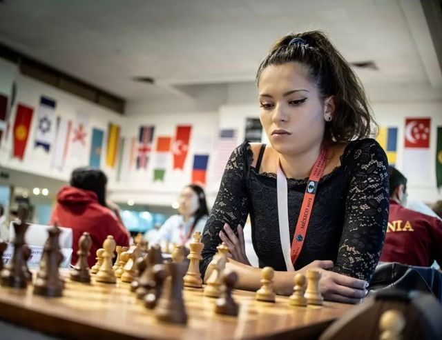 Белослава Кръстева е на половин точка от върха на европейското първенство по шахмат за жени - Труд
