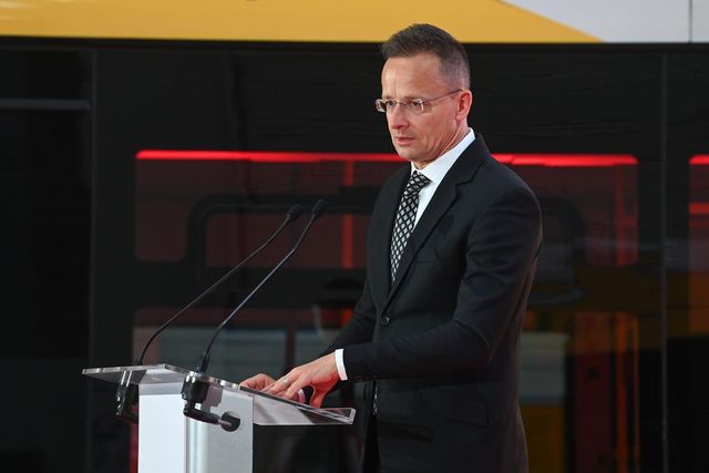 Ukrajna utcáin brutális embervadászat zajlik sorozás címén, hívta fel a figyelmet Szijjártó Péter