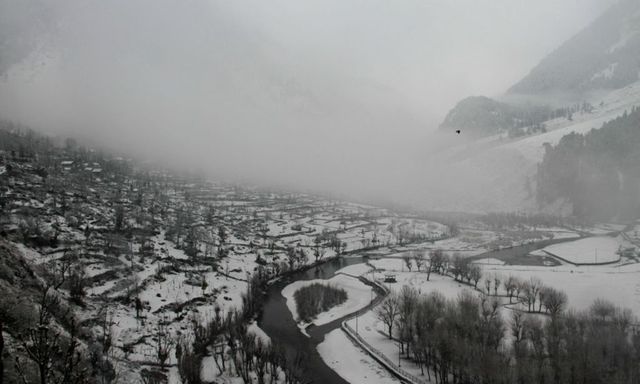 7 killed in heavy snowfall in Kashmir valley