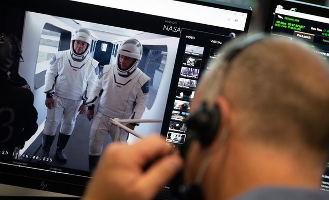 Трамп уехал с мыса Канаверал после отмены полета Crew Dragon