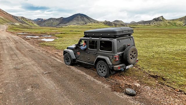 Nos vamos de ruta con el Jeep Wrangler: Por caminos y ríos en las Tierras Altas de Islandia