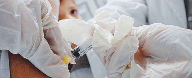 Udine, finti vaccini: rinviata a giudizio assistente sanitaria