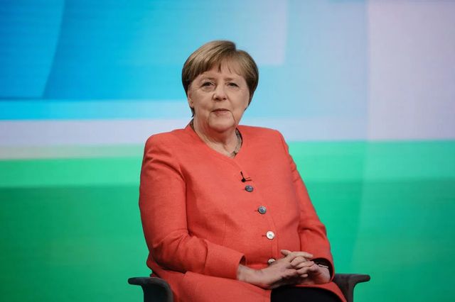 Merkel denunță „omorul” rasist al lui George Floyd