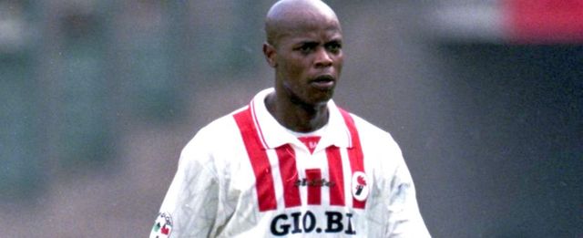 Calcio, Philemon Masinga morto a 49 anni: ha giocato nel Bari e nella Salernitana