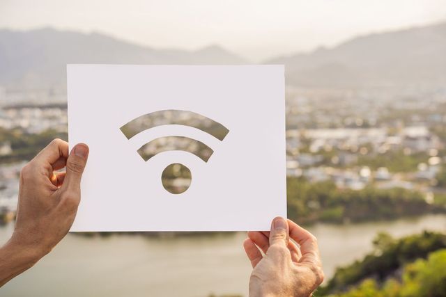 O mie de localități din România vor beneficia de conexiuni de internet de mare viteză